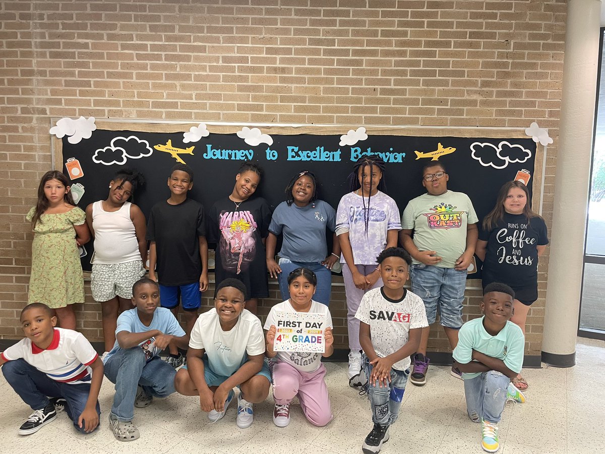 LESGameChangers's tweet photo. Great first day with my new Game Changers! ##4thGrade #BirthdayLineUp #Teamwork #D5FirstDay @LeaphartElem https://t.co/GRhpSv9VAb