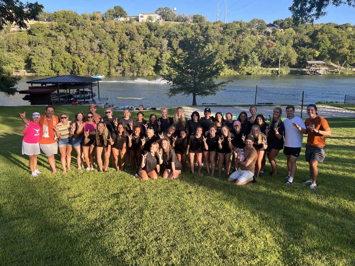 Hill Country Austin is a Masterful Place! Thank You to ⁦<a href="/JohnGillisJr/">JohnGillisJr</a>⁩ and the entire ‘Gillis Family’ for having ⁦<a href="/TexasSoccer/">Texas Soccer</a>⁩ at your home!! We LOVED every minute!🤘

#RunWithTexas