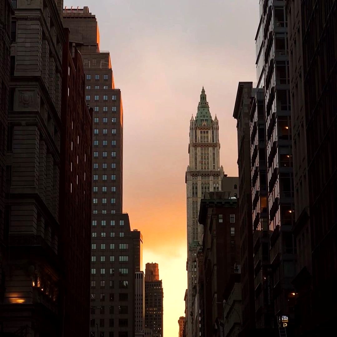 @pjmatten capturing a beautiful view of #fsnydowntown during golden hour and a reminder to take a minute to enjoy the scenic scapes all around you. 🌇💛