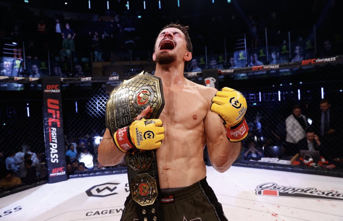 McNFT3's tweet photo. Let’s go @G_HardwickMMA  bring it home fella! #ParmoPower @danawhite this man deserved a contract, let’s correct that tonight 🔥🫡 https://t.co/M3YR85iWAB