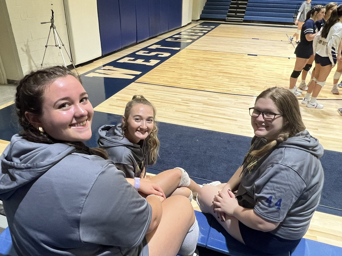 JPJACOX's tweet image. 🏐🏐💙💛🦬💛💙🏐🏐
vs CDHS tonight
#firstlast season game 1 #classof24 #gobuffs