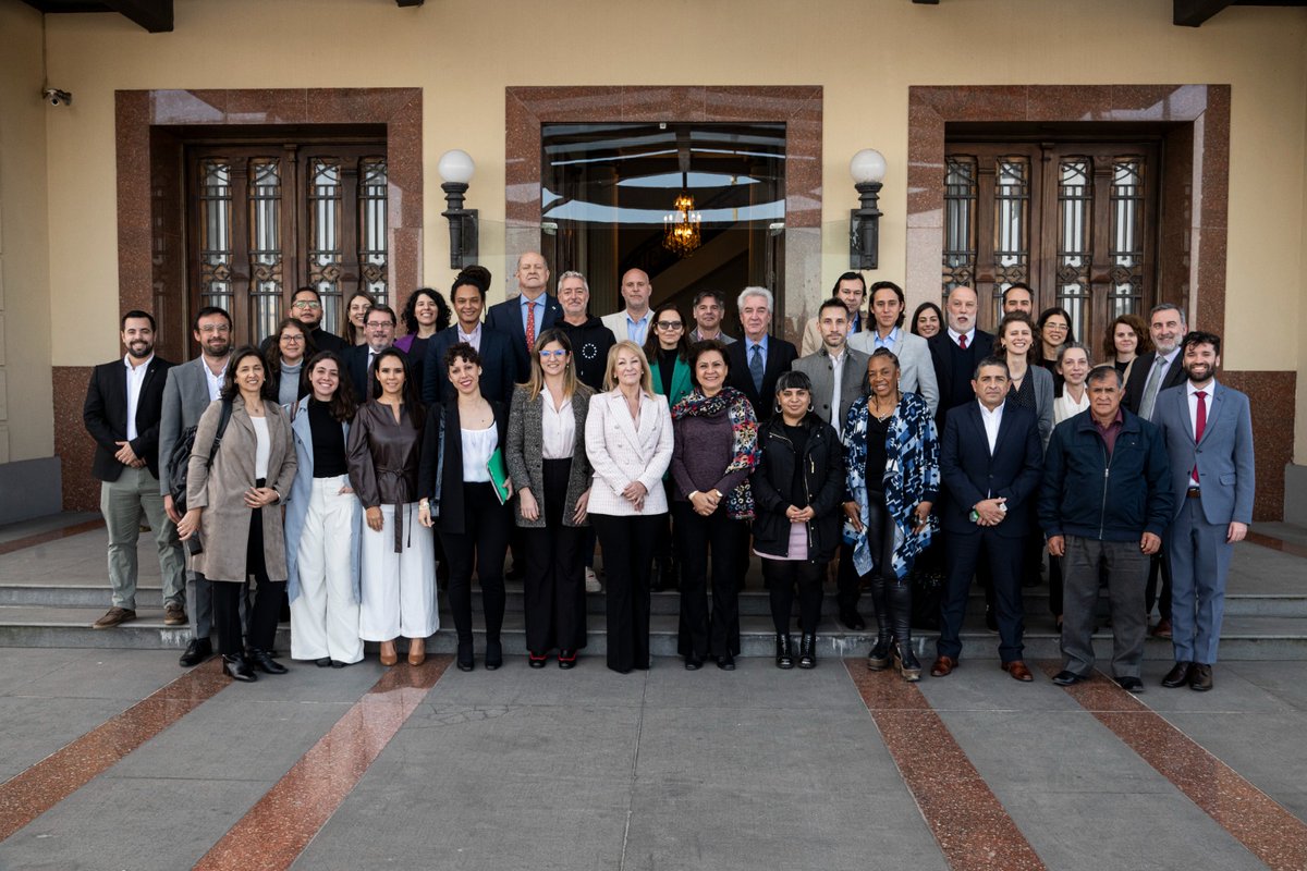 HOY en Montevideo, el Consejo de Mercociudades concluye con demandas al Mercosur y un fuerte posicionamiento en defensa de la democracia. Participaron ciudades de Argentina, Brasil, Chile, Colombia, Ecuador, Paraguay y Uruguay 👉mercociudades.org/consejo-de-mer…