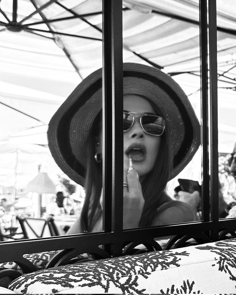 kediveliisi's tweet photo. Bensu soral like a 60's Hollywood actress https://t.co/rxBSnpf8By