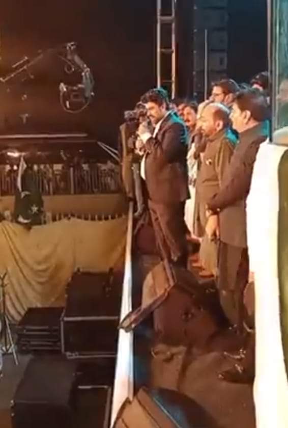 AreeshanHashmi1's tweet photo. ایک دو تین نہیں سارے قبائل کر لے
کوئی منطق ہے ترے پاس جو قائل کر لے؟
جرم ثابت ہے معافی تو نہیں ہو سکتی
پیش کرنے ہیں اگر تو نے دلائل کر لے

قاسم رضا مصطفائی

Quaid sirf @AltafHussain_90 ❤ https://t.co/lriIZyYbQT