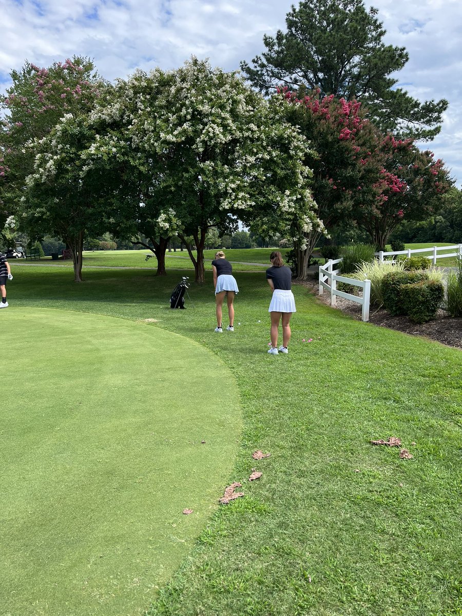 LHSChargerGolf's tweet photo. ⛳️🏌🏻‍♂️#LackeyPRIDE https://t.co/iAtEmUUOoz