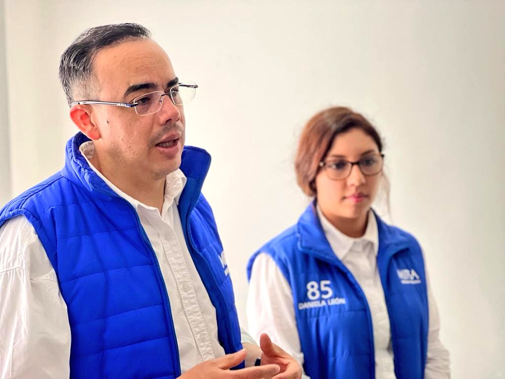 Fapuentess's tweet photo. Presencia continúa con la comunidad de Suba Lisboa, impulsamos mesas de trabajo en busca de soluciones: 
🖐️Alumbrado Público 
🖐️Manejo de basuras
🖐️Mantenimiento Vial
🖐️ Adecuación de parques
🖐️Seguridad
Seguiremos trabajando con @soydanileon JAL ❌#MIRA85, al Concejo ❌#MIRA5 https://t.co/YQWRr0yc6n