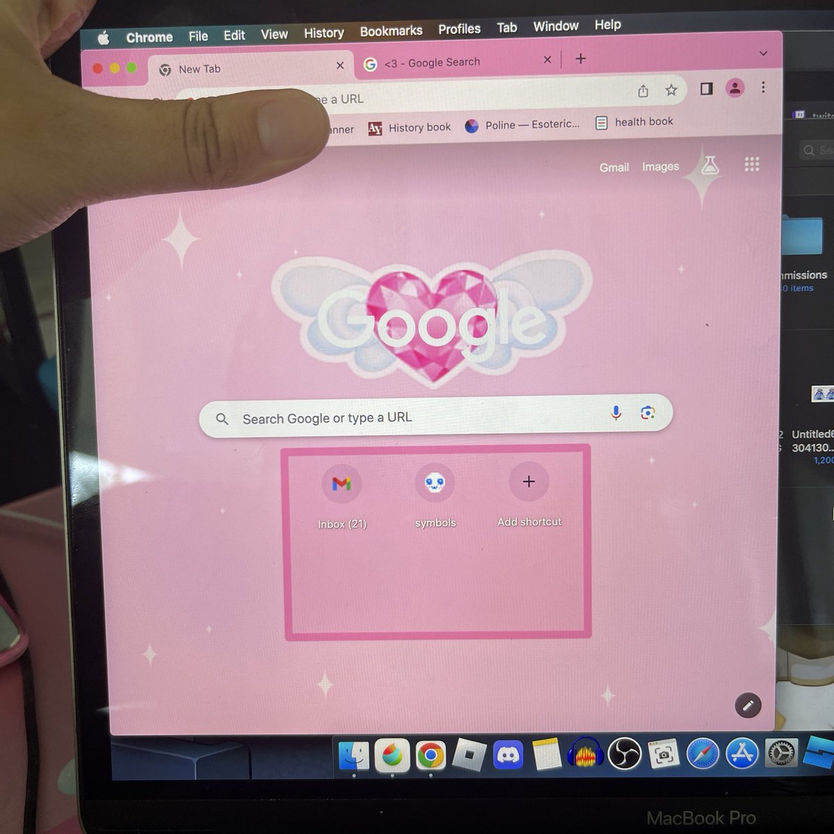 BongoLad's tweet photo. it also works when i minimize it fhdjjdhx, just cant make it smaller veritcally or else the heart gets misaligned

heres the wallpaper if u want it https://t.co/5QDOfg37VK
