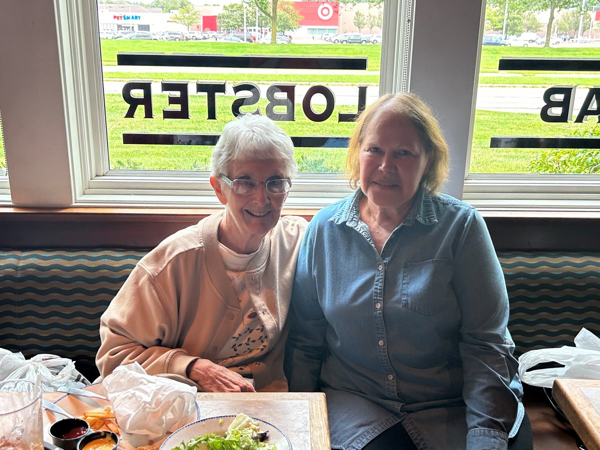NorwichSprings's tweet photo. Our seafood lovers went out to Red Lobster for lunch this week! 🦞 🦀 Here are some pictures from the trip! 

#LiveWithTrilogy #seniorliving #outandabout https://t.co/JqATE0jH49