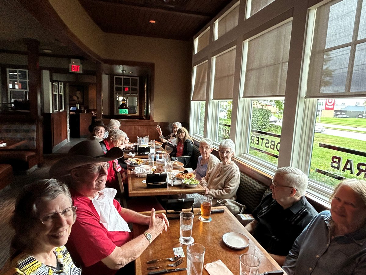 NorwichSprings's tweet photo. Our seafood lovers went out to Red Lobster for lunch this week! 🦞 🦀 Here are some pictures from the trip! 

#LiveWithTrilogy #seniorliving #outandabout https://t.co/JqATE0jH49