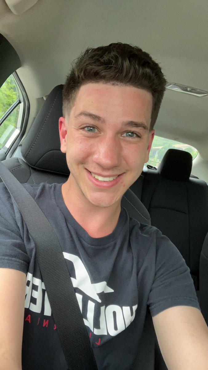 JTwusky's tweet photo. Like my haircut? 🥰 https://t.co/QA1rysJYia