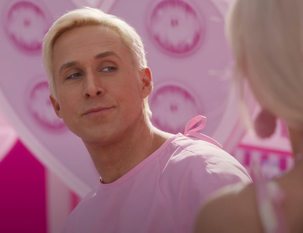 No one:

The lighting director about to put red and blue lighting for the first three songs and then put the lights to white the moment the concert photographers leave the pit: