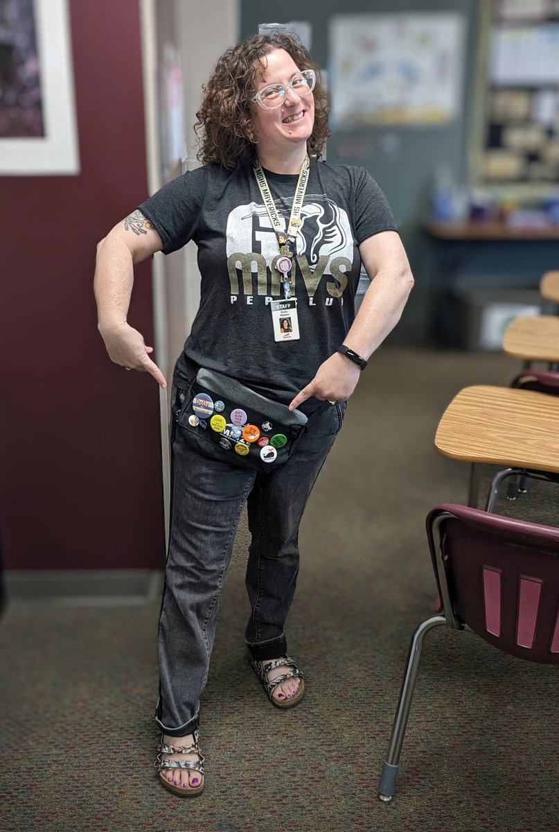 Year 24 definitely called for some extra flair! Day 1 is in the books, and I can already tell this is gonna be a good one. #teachertwitter #classsupplies #fannypack #thisishowtheprosdoit #aplitchat