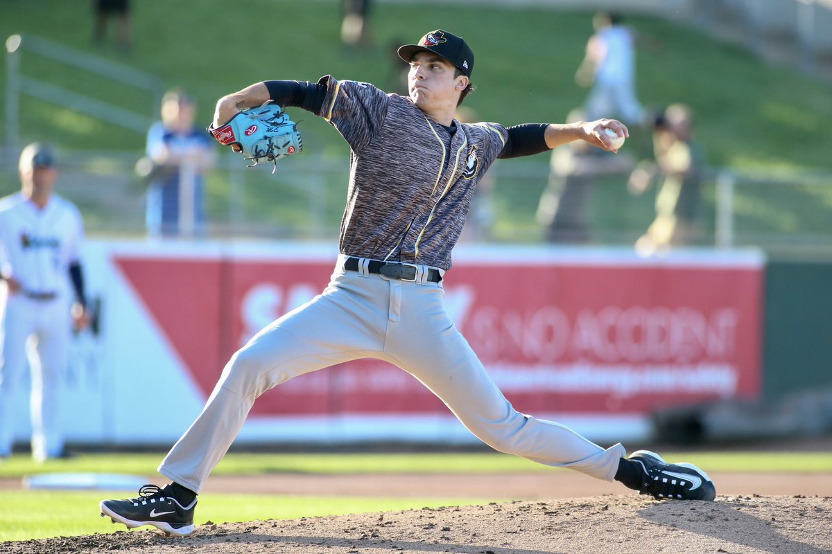 QCRiverBandits's tweet photo. Frankie gets the ball for the series opener against the Sky Carp!
 
🆚: @beloitskycarp 
⏰: 6:30pm
🏟: Modern Woodmen Park
💪: @FrankMozzicato 
🎙: https://t.co/lkHwV4LBgK
📺: @ballylivenow / https://t.co/KMhmdb1sKN
🎟️: https://t.co/OizFRGTbZQ

#BanditTogether🦝 https://t.co/luV7ND4y9I