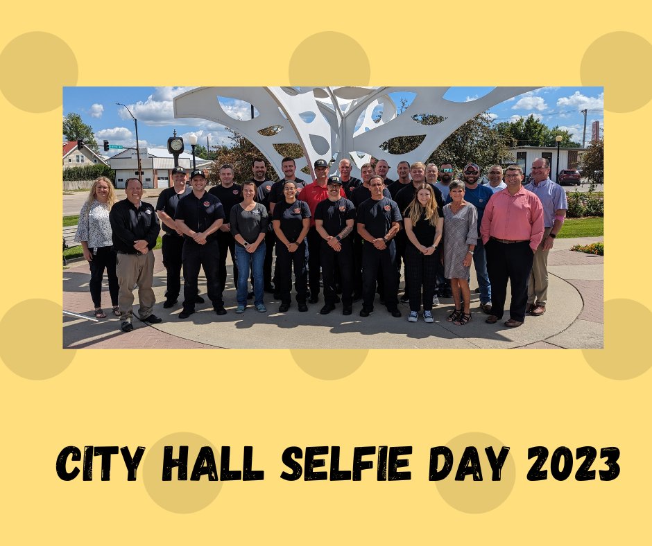 cityofindianola's tweet photo. Taking a moment out of our work day to partake in #CityHallSelfie
#ThinkIndianolaFirst https://t.co/HewkBz31XI