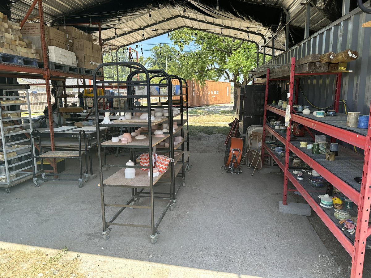MCurryArt1's tweet photo. Turning up the heat🔥🔥🔥 with @thirdcoastclay and @chandelart . I learned how to fire a kiln today with the help of passionate artisans who are devoted to supporting our future ceramicist @iamsharpstown  #ceramics #plc2023 #professionaldevelopment @HoustonISD  #kiln https://t.co/zqarMCqry0
