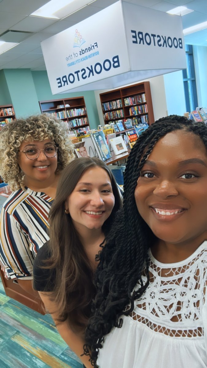 BBCityLibrary's tweet photo. DID YOU KNOW? The Boynton Beach City Library is located in the City Hall building. When you’re looking for us, head over to 100 E. Ocean Avenue. We're here to help you discover our print and digital resources. 📖 💙#CityHallSelfie #BoyntonLibrary #BoyntonBeach #localgovernment https://t.co/ptvOP4VLq5