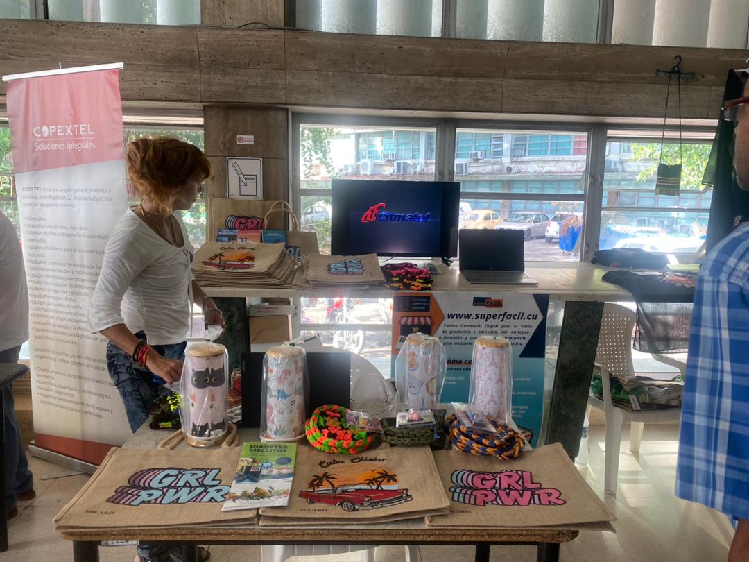 CITMATELOficial's tweet image. 📜Recibe #Citmatel reconocimiento por su participación en la Feria de #ComercioElectrónico organizada por el gobierno de Plaza de la Revolución y el #Mincom. 
@MINCOMCuba
#CambiateALoDigital
#CubaPorLaTransformaciónDigital