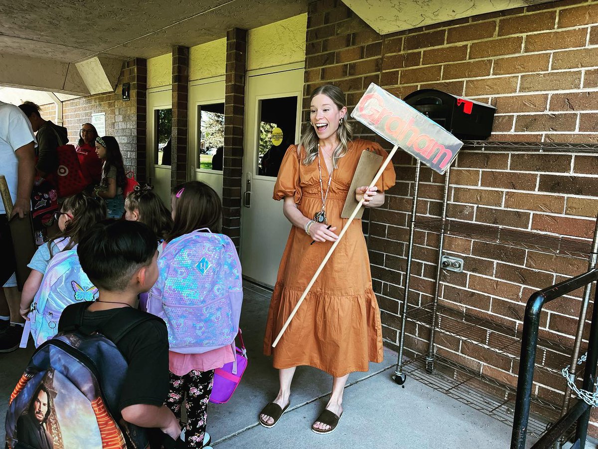 JeffcoSchoolsCo's tweet photo. What a #JeffcoFirstDay! Thank you all for sharing your wonderful memories with us. This school year is going to be incredible thanks to the amazing energy of all of our students, families and staff. πβ€οΈ #EndlessPossibilities #JeffcoThrives https://t.co/VH7WurVxAV
