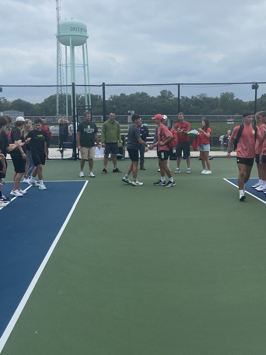 FranktonBTennis's tweet photo. Player introductions for 1st match at Eastern. https://t.co/8OhXSy5PsW