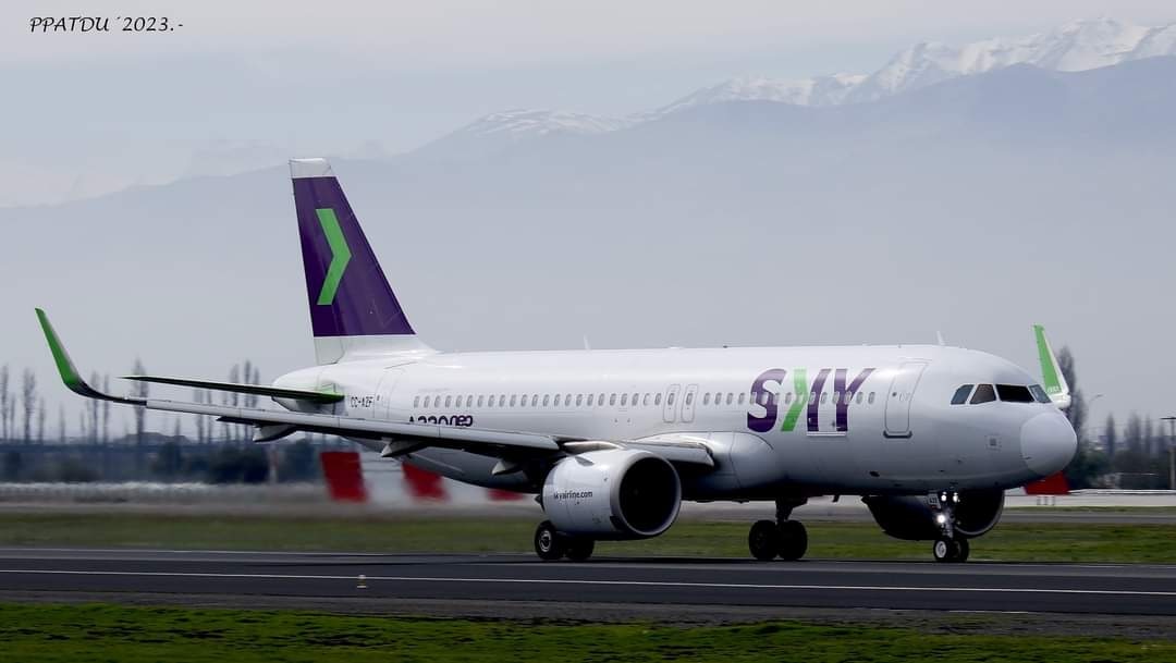 Ppatdu1's tweet photo. Airbus A-320neo (CC-AFZ) de @SKYAirline_CL en carrera de despegue desde la Pista 17Rb de SCL/SCEL
@NuevoPudahuel 
#spotters #Airbus #A320neo #skyairliners https://t.co/Jwhk6zd9kS
