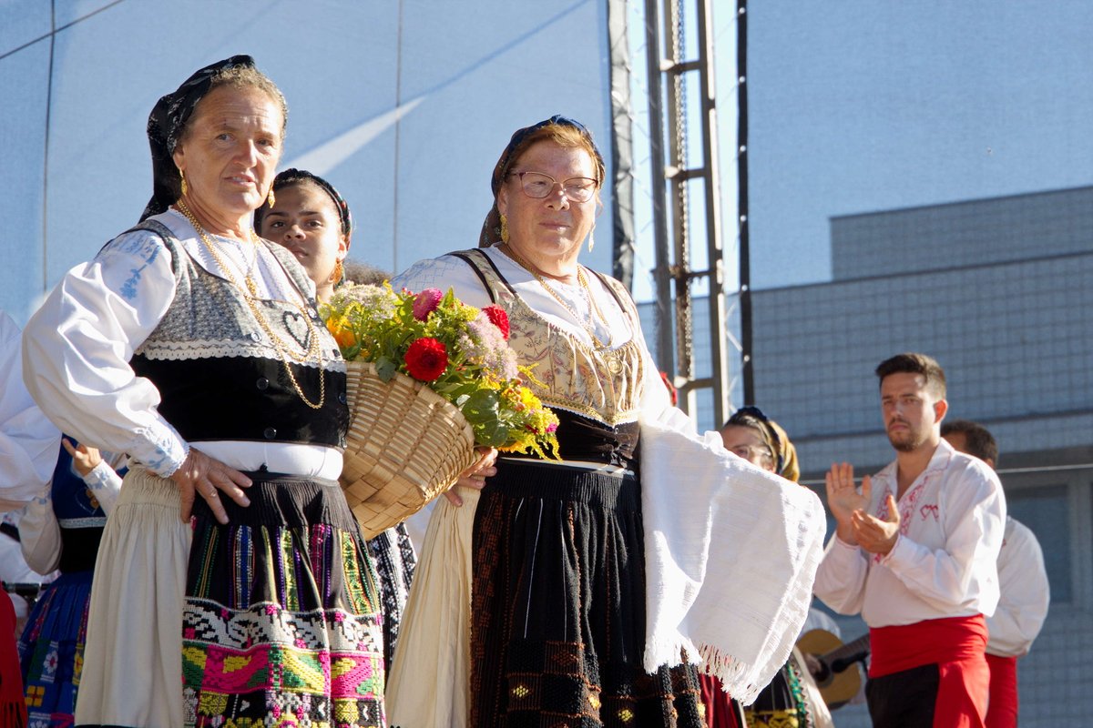 CRFernandes5's tweet photo. Romaria da Nossa Senhora d'Agonia de 14 a 22 de agosto.
Dia 15 - Festival de Folclore
#somostodosromaria #romariadagonia2023 #sentirviana #viverviana #romarianalgibeira #camaramunicipaldevianadocastelo #vianadocastelo #photography https://t.co/j18Zol58Fq