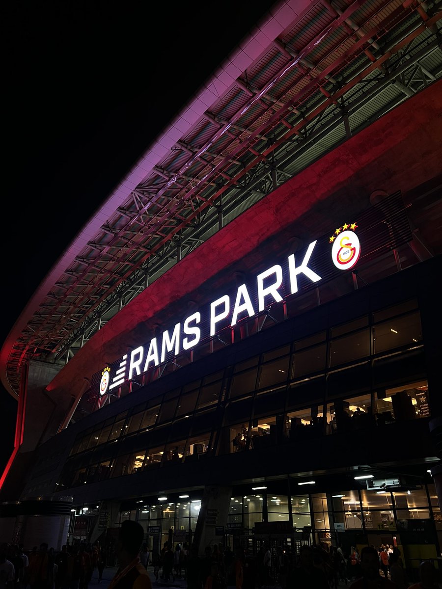 hamzanuhiu's tweet photo. Gel bi sariyim , askin olayim ❤️🧡
@GalatasaraySK https://t.co/DKCN2hYW7v