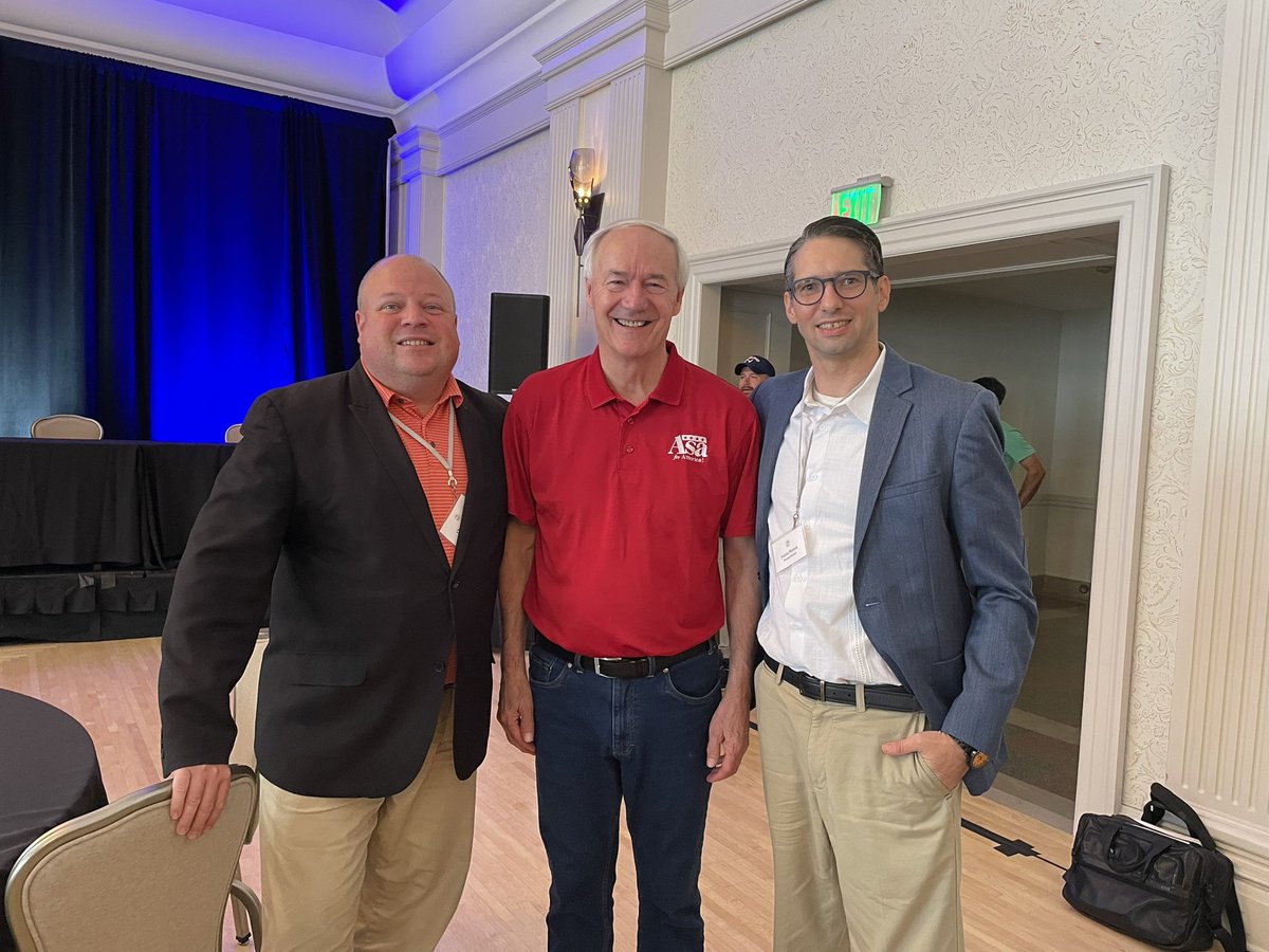 penncef's tweet photo. Team PennCEF with GOP Presidential Candidate Asa Hutchinson. #CENConclaveXIV https://t.co/ukv3HV4LdB