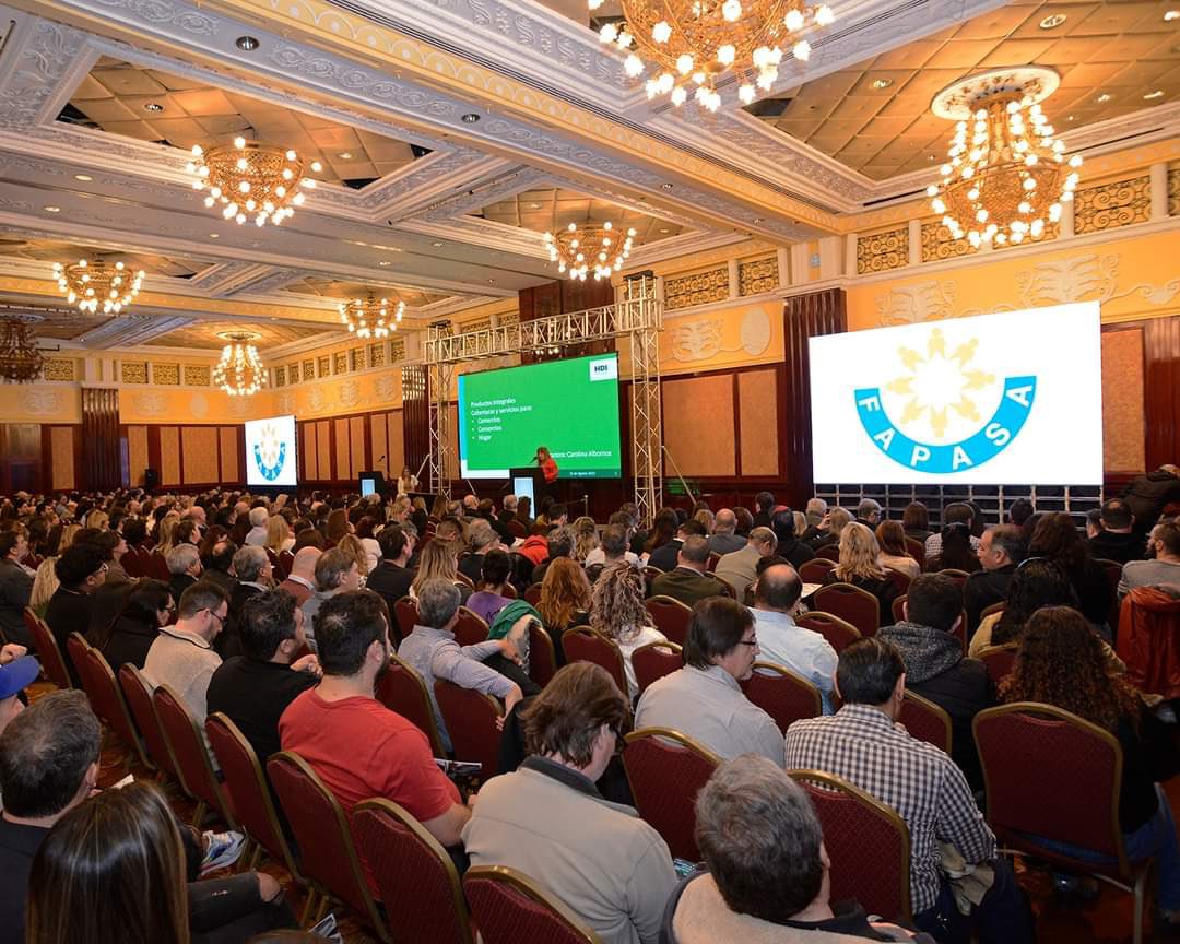 FAPASAOFICIAL's tweet photo. ✅Dirigentes de FAPASA y colaboradores del Ente Cooperador Ley 22.400 participaron de la jornada organizada por la revista Todo Riesgo, que se llevó a cabo el 15 de agosto en un hotel céntrico de Buenos Aires.

🔗Más información en nuestra web.

#FAPASAFEDERAL #Seguros https://t.co/R3ek7qnLUz