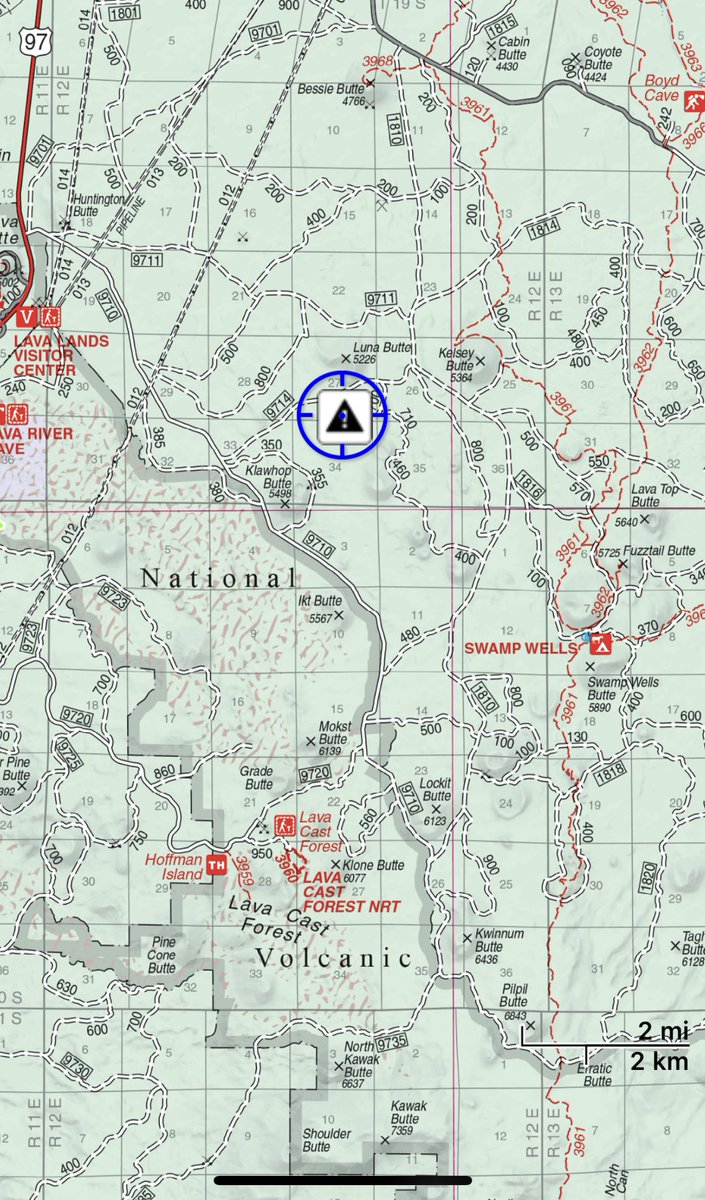 CentralORFire's tweet photo. 🔥Firefighters are responding to the #FuzztailFire approx. 5 miles S of Bend estimated at 7 acres. 2 large airtankers, 2 single-engine airtankers, 2 dozers, 2 20-person crews, 4 engines, 1 water tender & overhead are responding. Evacuations underway for Swamp Wells Horse Camp. https://t.co/52btn7m1jr