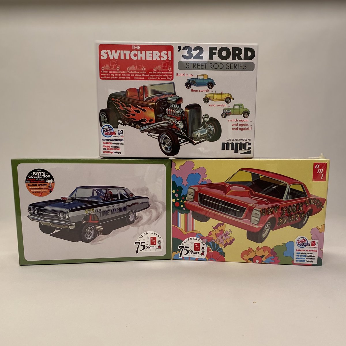 FineScale_mag's tweet photo. We got some new products from @Round2llc @Round2corp! Which of these cool cars would are you most excited about?!
#FSM #FineScaleModeler #finescalemodelermagazine #scalemodeling #modelbuilding #modelmaking #modelismo #scalemodels #modelkit #round2models https://t.co/cby5KxdLll