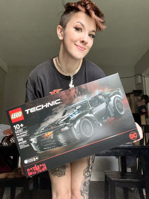 I&rsquo;m building the sexiest batmobile rn at https://t.co/CTtfniRZeK 🖤 https://t.co/BsrQedtAKb<a href="/tag/starwarsday"class="tags"><span>#starwarsday</span></a>