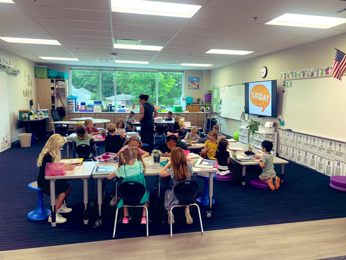 BrittanyGonser's tweet photo. The energy &amp; fun were contagious at @DiemerEagles this morning! The Ss, Ts, &amp; new building SHINED! @brpumphrey @Mrs_Collier_6 #oneshawneemission https://t.co/NZIApXFDFp