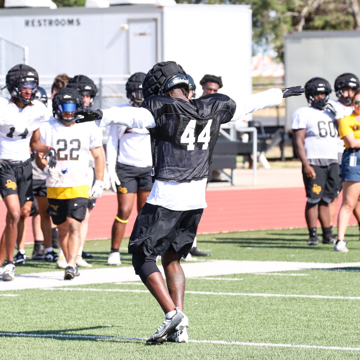 TLU_Football's tweet photo. Heating Up 🔥

#TooLiveU | #PupsUp https://t.co/1UwOEVa5b5