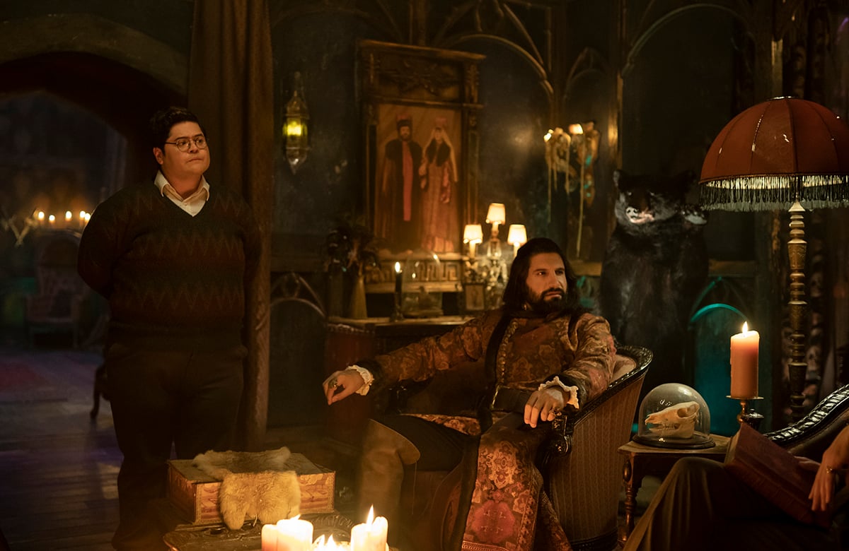milyunaseries's tweet photo. La quinta temporada de #WhatWeDoInShadows nos regala otro episodio divertido con el 5x06, pero sobretodo la temporada me está gustando mucho por la trama de Guillermo !! Poco a poco se van enterando todos de su secreto 🤐 https://t.co/LoadIEkNh1