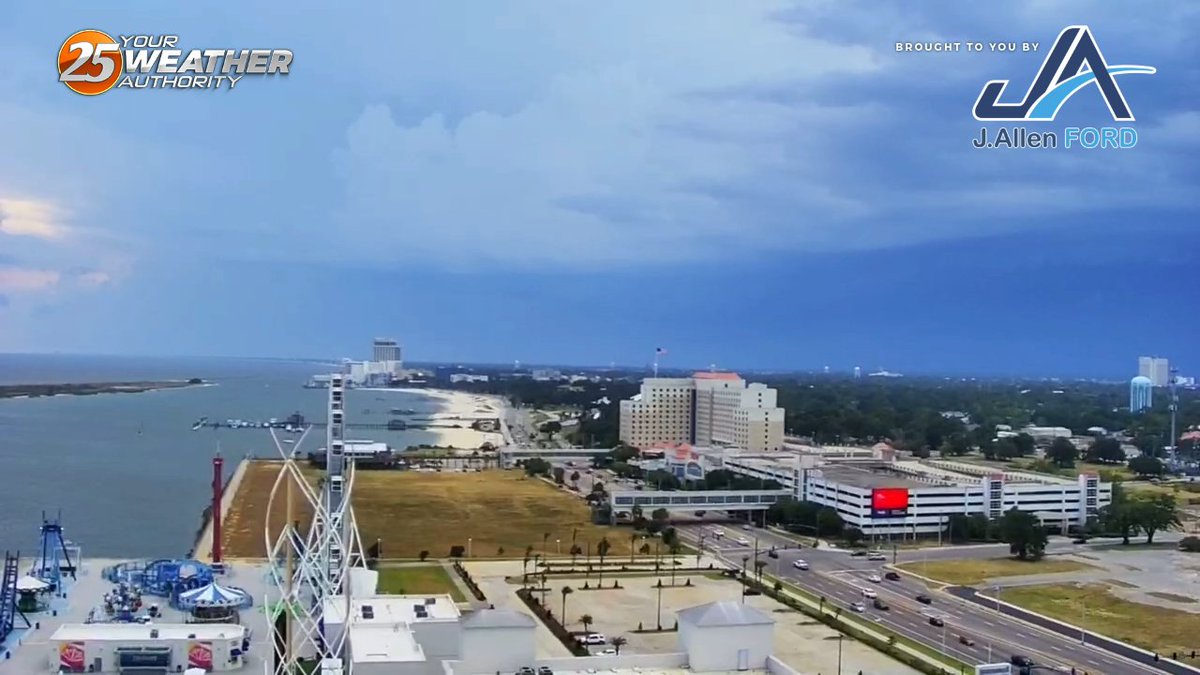 VORCASTWX's tweet photo. Here comes a noisy batch of t-storms for the I-10 corridor. Heavy rain, frqnt lightning, and a strong wind gust or two can be expected. A front is inbound... Join me for @WXXV25 News at 5 PM on #FOX. I'll tell you all about the nice changes.
#WXXV25News #CoolFront #Thunderstorms https://t.co/KI7OLXjTBD