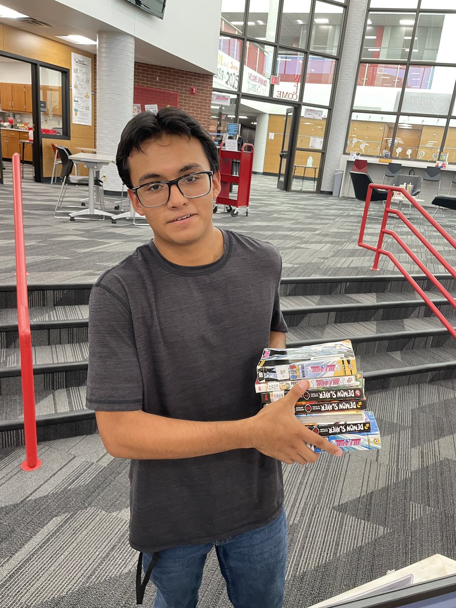 Angie Mahalik tweet media