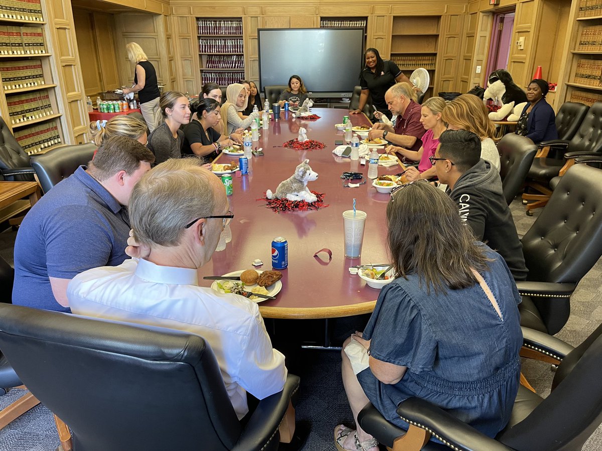 Dean Cassandra L. Hill welcomed some of our 1L students this week as part of the NIU Law Jumpstart Program, coordinated by Associate Dean Jeanna Hunter. The program concluded today with a celebratory lunch. #niulaw #niulahasitall #niulawis4you #niulawproud #niulaw2026