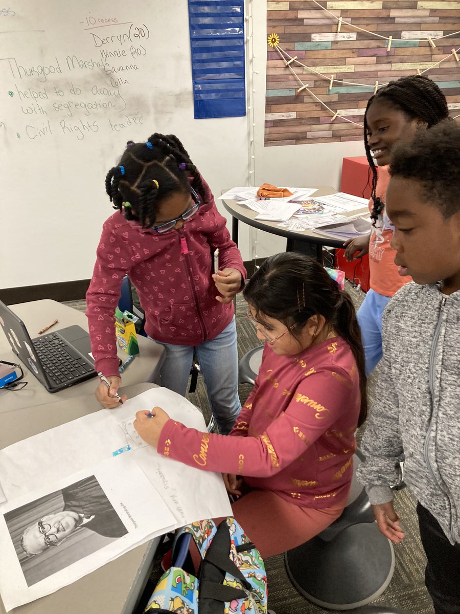 IC_MrsGriffith's tweet photo. Lots of collaboration in Mrs. Brooks’ class as they prepare to justify why their famous historical figure is the best citizen.  #ic2324 https://t.co/nnriJlcCAO