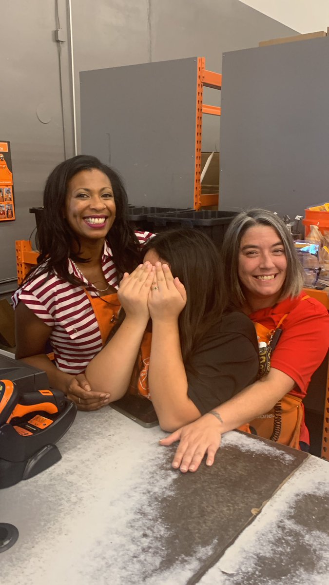 6533 selling sheds Jailene hiding from success while Denise and Allison are quick to jump in and celebrate!!!! @ventura1327 @CarpenterTrina1 @Penn_DSM @WhitefleetChris @DeniseSt6533