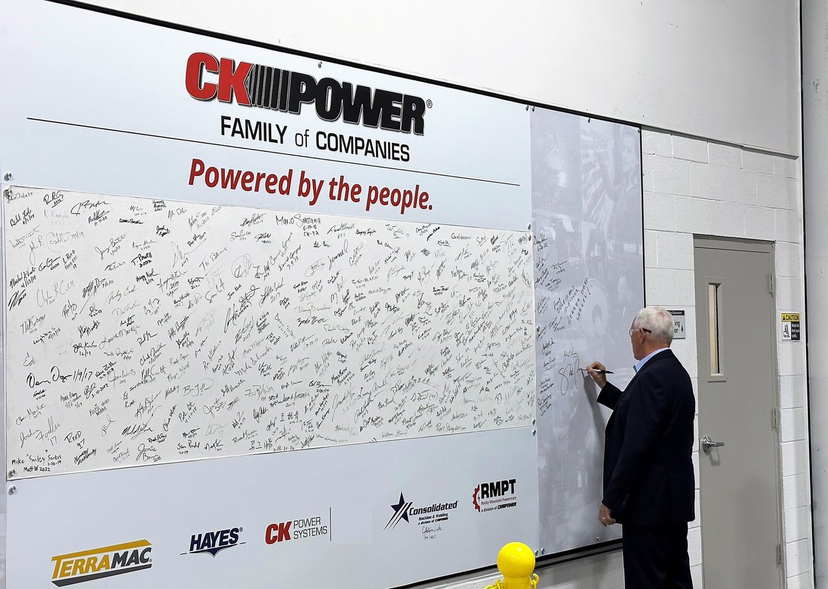 Mike_Pence's tweet photo. Thanks to everyone at @CK_Power in St. Louis, MO for the warm welcome! Great to be back in the Show Me State! 🇺🇸 https://t.co/p3OvsPhR1r