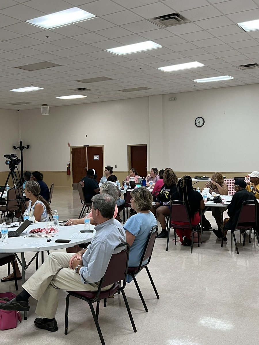 mweldon_tift's tweet photo. TCHS cyber security instructor, Ms. Ann Marie Day, presenting on Fraud and Identity Theft at the monthly Financial Literacy session at the Leroy Rogers Center. #4theT https://t.co/csGAO1nVqM