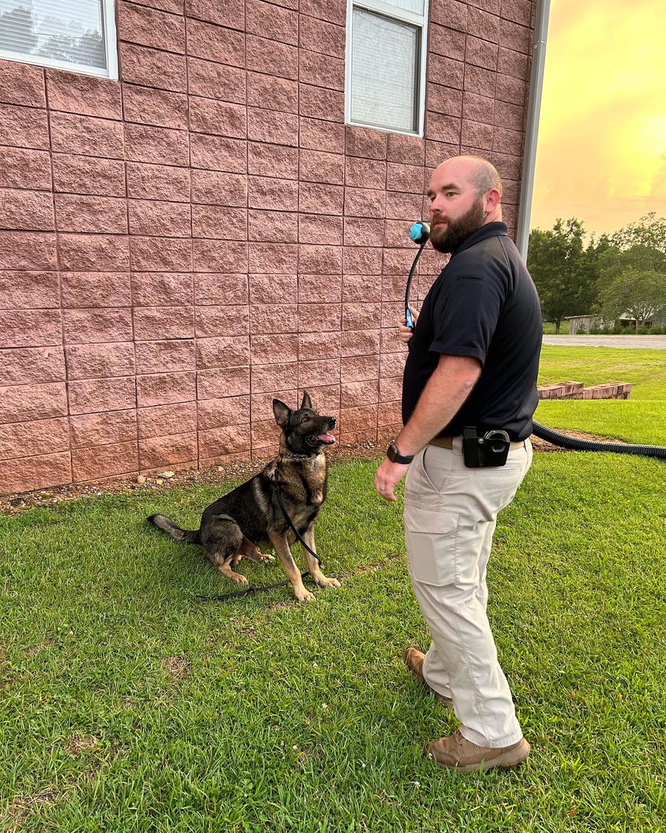 JudgeKevinHall's tweet photo. Great training last night hosted by Newsite VFD. It's always great to see firefighters from different departments coming together to learn from one another. A big thank you to Marshals Foshee, Freeman, and K9 Jimpy for the excellent instruction! https://t.co/1KyHBUGYjh