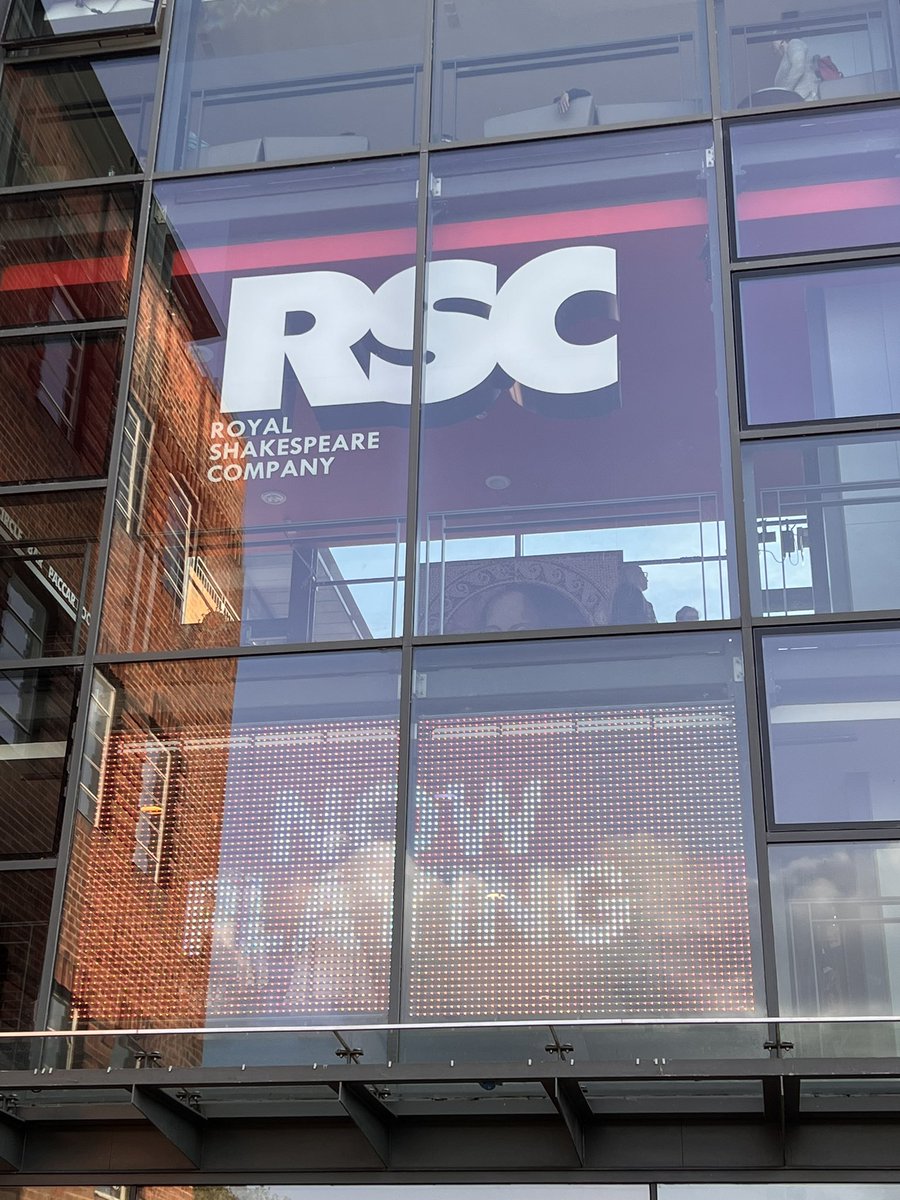 Lon/Edi23 Day2/Show2: A charming As You Like It <a href="/TheRSC/">The RSC</a> in Stratford-on-Avon. Played across ages with a wonderful collection of ‘veteran’ actors - great fun. #HowManyShowsIn16Days?