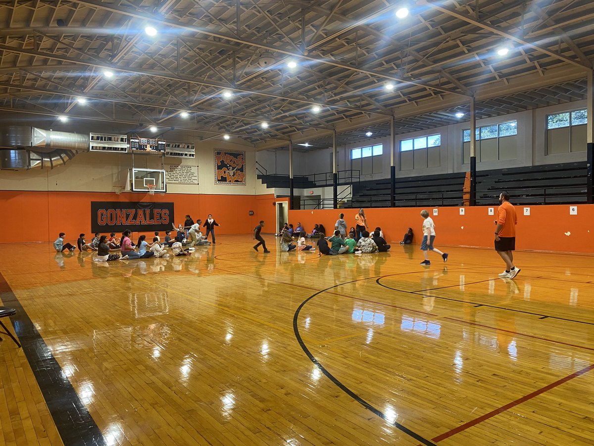 MrsC0achT's tweet photo. First day of school photo dump- GJHS teachers working to build relationships and establish expectations &amp; routines! 🤓🧡🖤 https://t.co/MOETOTdhsO