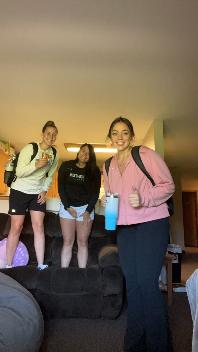 BluejaySoftball's tweet photo. 📚First Day of School is in the books!
#GoJays https://t.co/w1GcRYbIx7