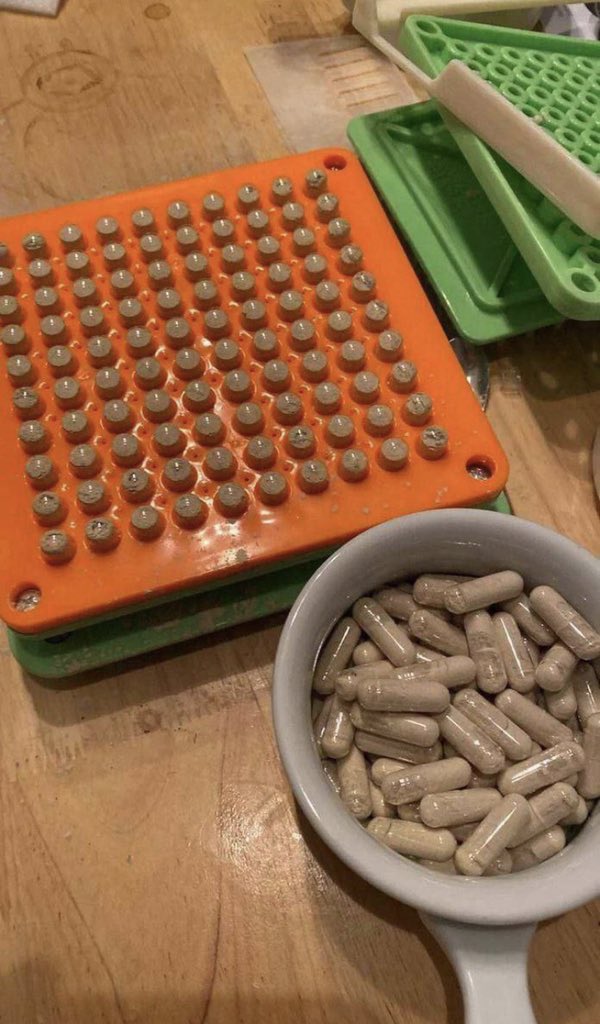 Davidbill537149's tweet image. Golden teachers mushroom capsules available in bulk #Atalanta #atl420 #Plantation #plantmedicine #atlmushroom #mushrooms #mushroommedicine #shroomplug #shroomatalant #edibles #atledibles #atlsmokers #psilocybin #baddiesatl