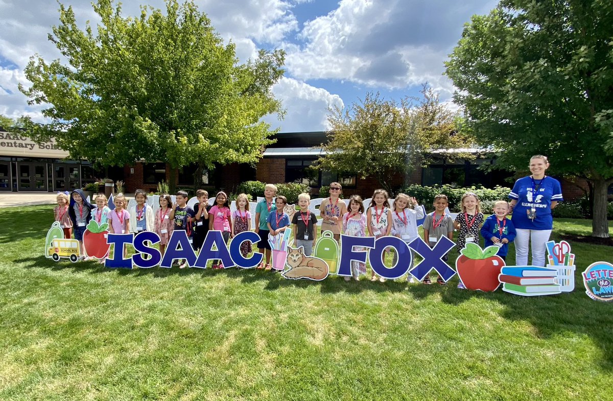 MrsElaineEast's tweet photo. We had a wonderful first day together. Itโs going to be a great year! ๐ฅฐ #Empower95 #FoxFamily #FirstDayofFirstGrade https://t.co/pUgyHpiTvQ