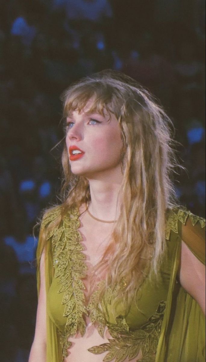 madwomanspeace's tweet image. taylor swift evoking emotion through poetic lines — a thread