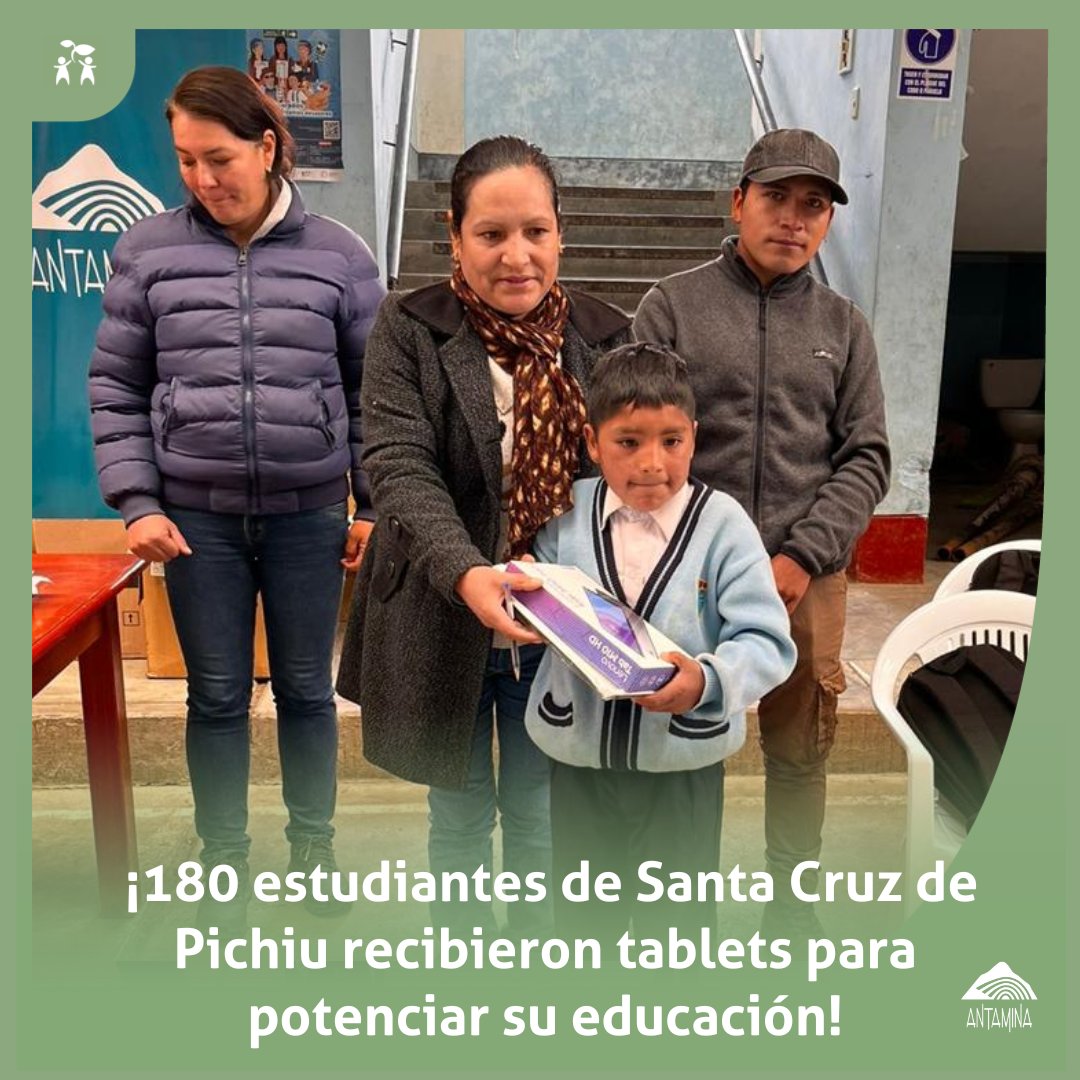 Antamina_Peru's tweet photo. ¡180 estudiantes de Santa Cruz de Pichiu recibieron tablets para potenciar su educación! 👦🏽 👧🏽

#CompromisoAntamina #PorUnaEducaciónDelFuturo https://t.co/LDZT2ADtSM