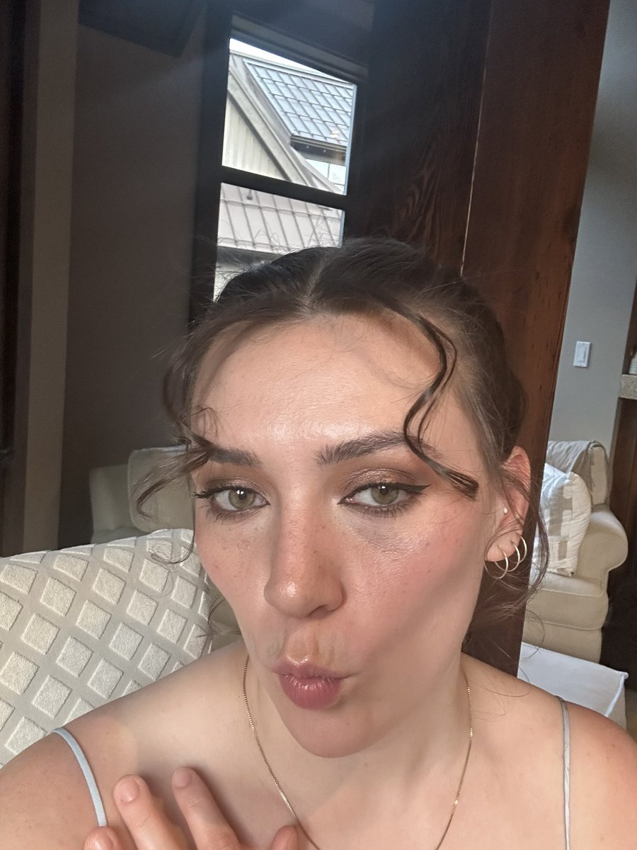 keadymorgan's tweet photo. argumentative antithetical dream girl! https://t.co/9Zc4RsMrjZ
